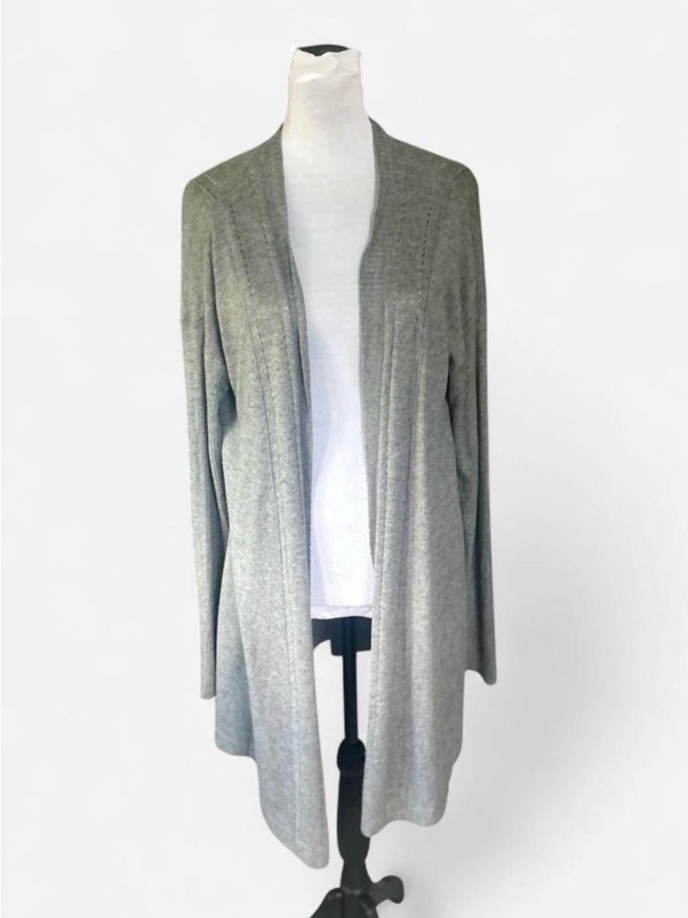 Daisy Fuentes gray cardigan in size M
